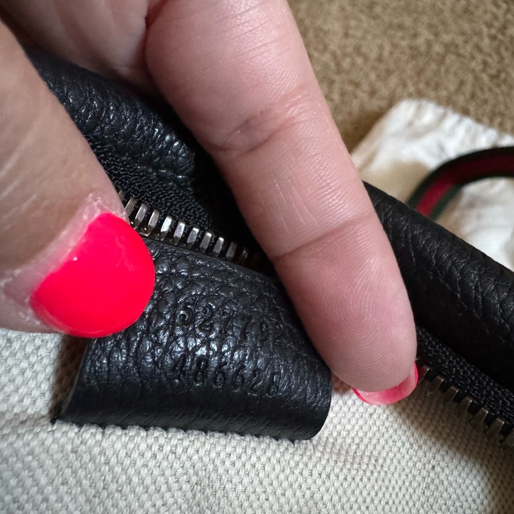 Authentic π― Gucci Leather Small Beltbag - Picture 8 of 10